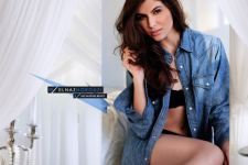 Elnaz Norouzi in Denim Jacket